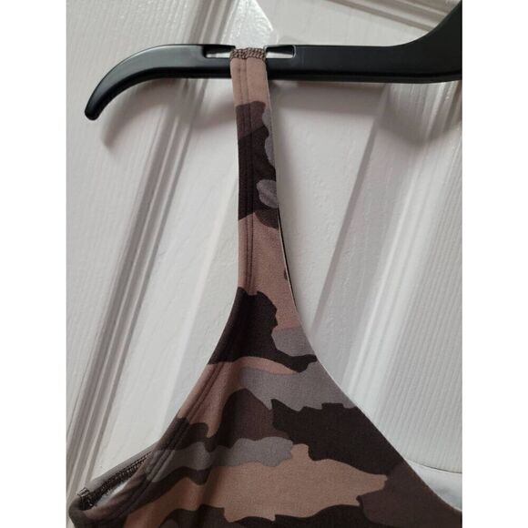 Lululemon Aling Tank Bra 6 - Picture 6 of 7